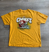 Load image into Gallery viewer, Kansas City Chiefs Tee - XL
